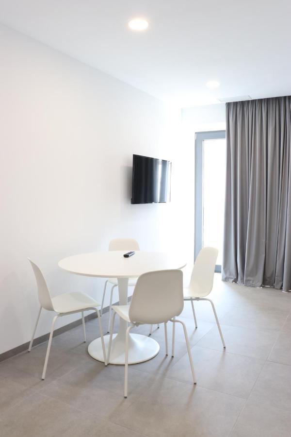 V&C Apartamentos 科尼尔-德拉弗龙特拉 外观 照片
