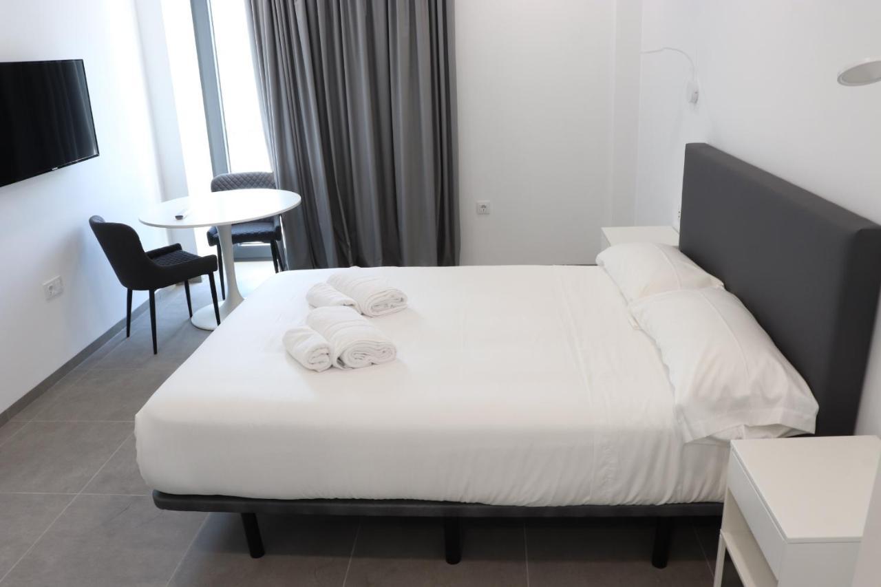 V&C Apartamentos 科尼尔-德拉弗龙特拉 外观 照片